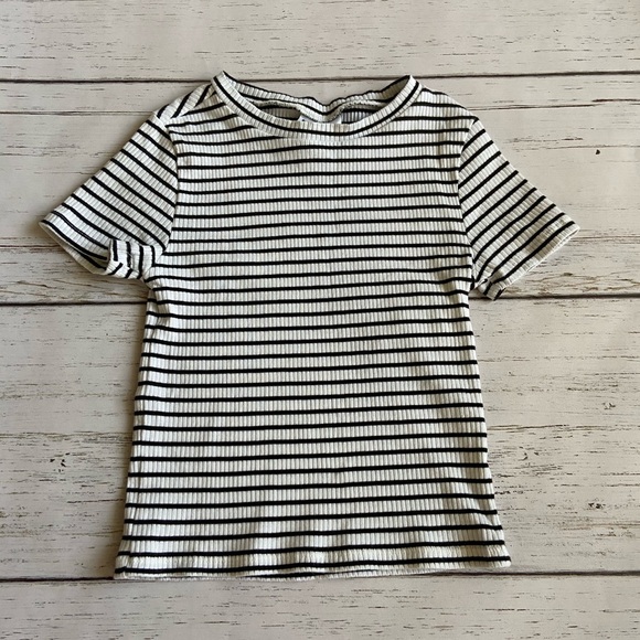 black and white striped baby tee! - Picture 1 of 3